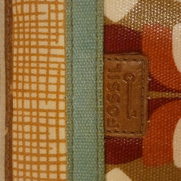 Fossil Key-Per wallet ~ Gently used condition ~ Discounted shipping - Picture 2 of 8